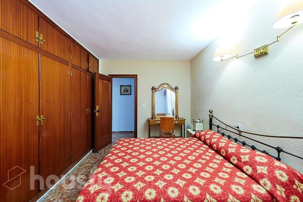 Lovely Bedroom In A Shared Apartment In The Center Of Alicante Zewnętrze zdjęcie